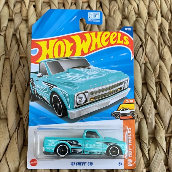 Hot Wheels ´67 Chevy C10 – HW Hot Trucks 2/10 – Turchese – 1:64 – GM – Mattel 2025 – Short Card - 3